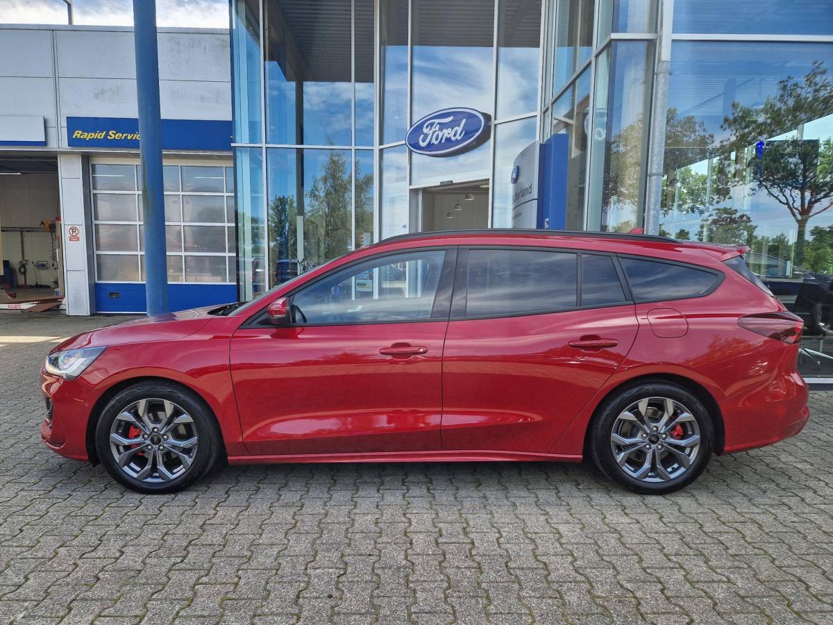 Ford Focus Ford Focus Wagon 1.0 EcoBoost Hybrid ST Line X Bellen voor bezichtiging | Fantastic Red | Winterpack | Driver Ass Pack | Camera | Origin NL Auto |
