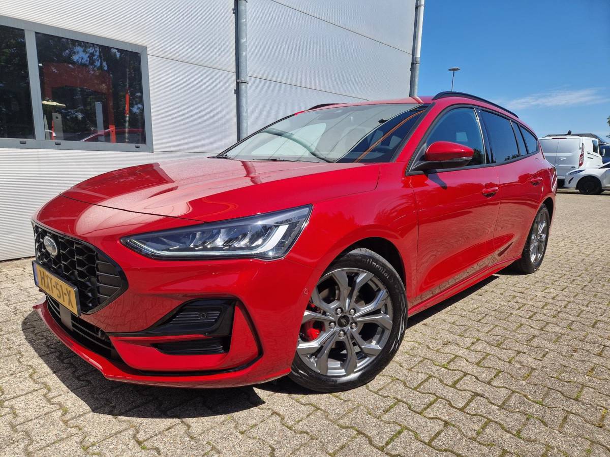 Ford Focus Ford Focus Wagon 1.0 EcoBoost Hybrid ST Line X Bellen voor bezichtiging | Fantastic Red | Winterpack | Driver Ass Pack | Camera | Origin NL Auto |
