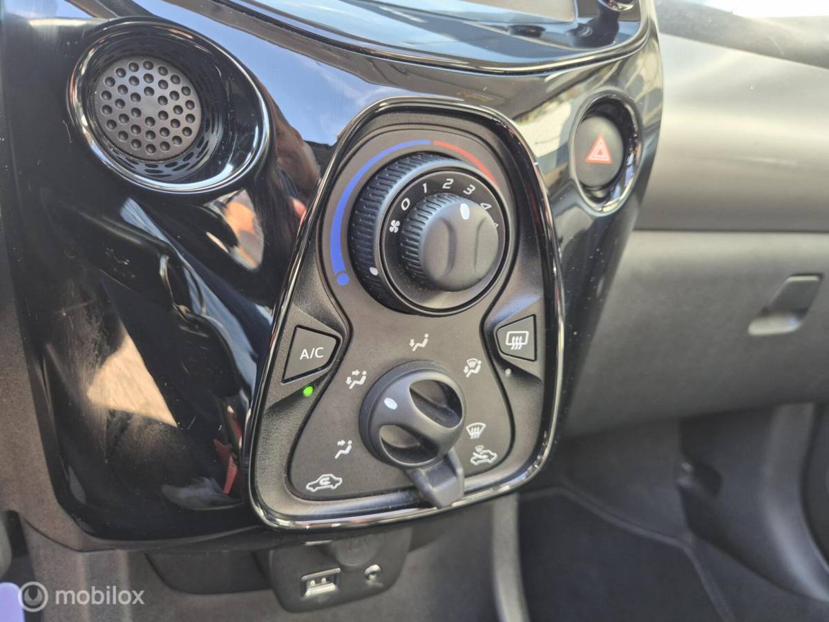 Peugeot 108 Peugeot 108  OPEN DAK! D-RIEM V.V AIRCO CAMERA LED