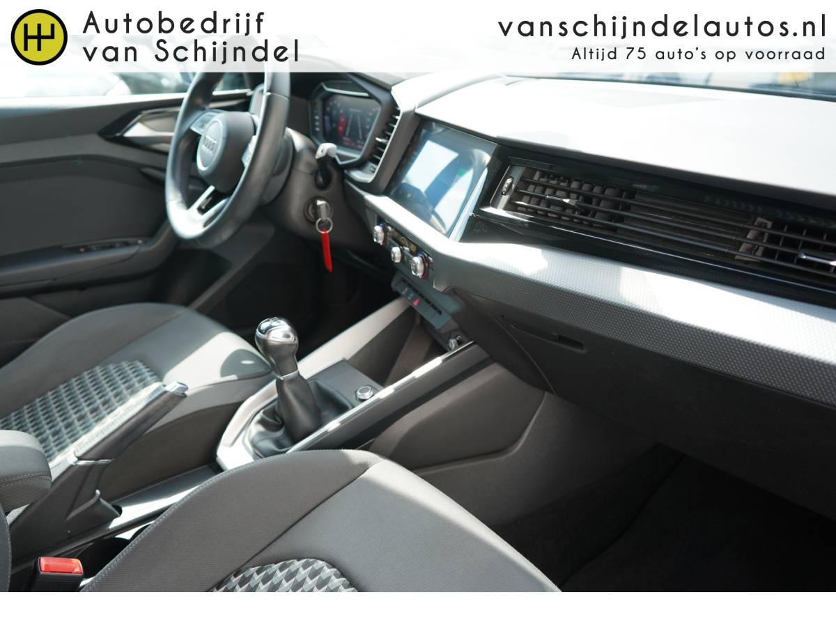 Audi A1 Sportback Audi A1 Sportback 25 TFSI EPIC ORIGINEEL NEDERLANDS ANDROID/APPLECARPLAY(NAVI) ECC AIRCO CRUISECONTROL RIJSTROOKSENSOR 17INCH BLUETOOTH PARKEERSENSOREN ENZ…