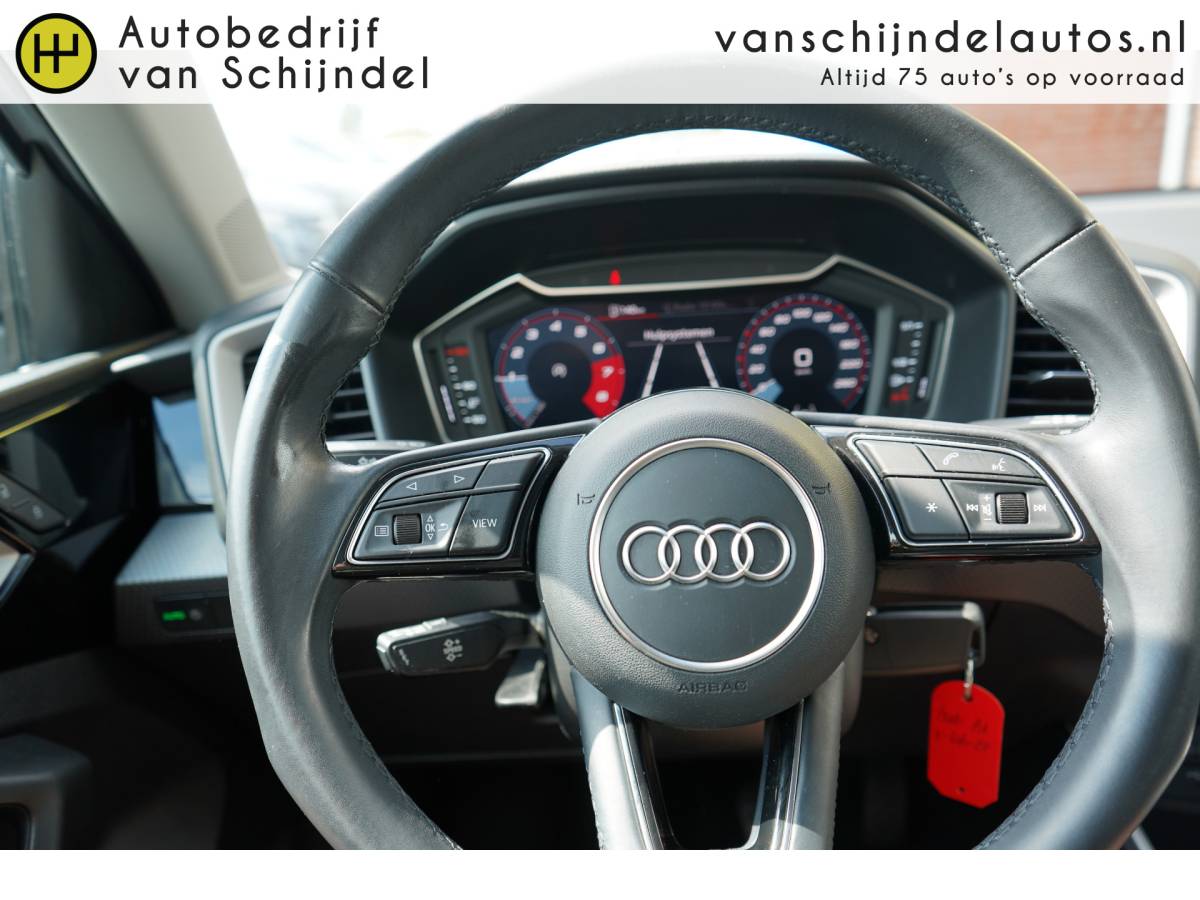 Audi A1 Sportback Audi A1 Sportback 25 TFSI EPIC ORIGINEEL NEDERLANDS ANDROID/APPLECARPLAY(NAVI) ECC AIRCO CRUISECONTROL RIJSTROOKSENSOR 17INCH BLUETOOTH PARKEERSENSOREN ENZ…