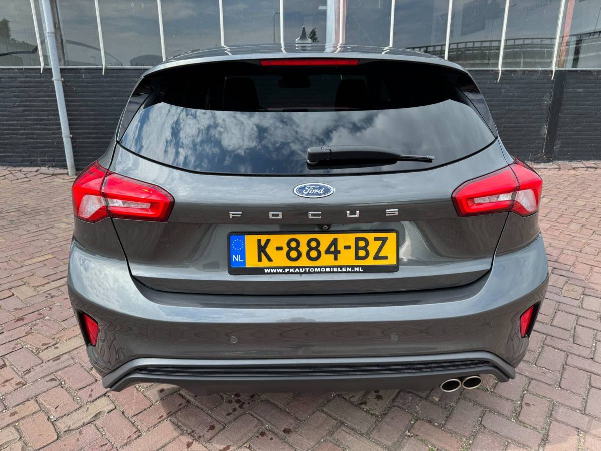 Ford Focus Ford Focus 1.0 EcoBoost Titanium Business **CARPLAY + KEYLESS + WINTER PACK + CAMERA****