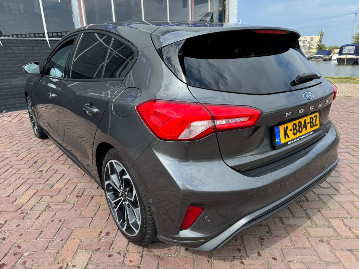 Ford Focus Ford Focus 1.0 EcoBoost Titanium Business **CARPLAY + KEYLESS + WINTER PACK + CAMERA****