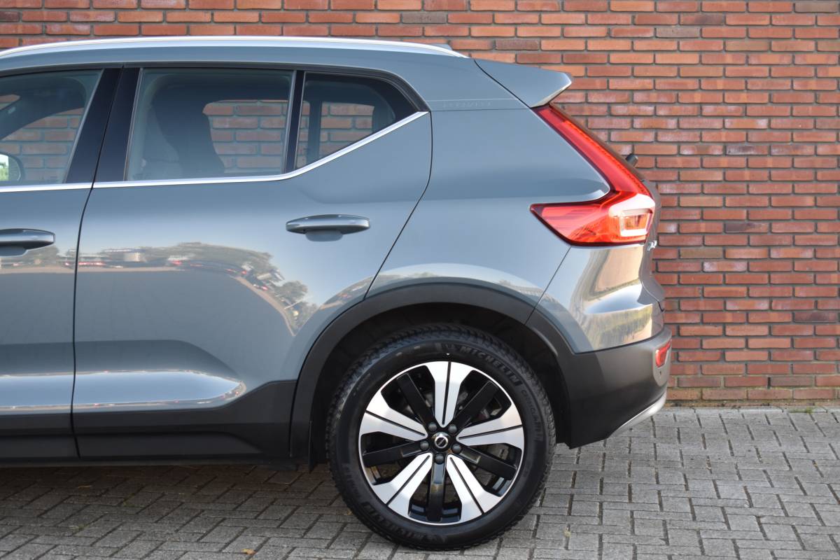 Volvo XC40 Volvo XC40 T5 262PK Recharge Inscription | Trekhaak | Climate pack | All season banden