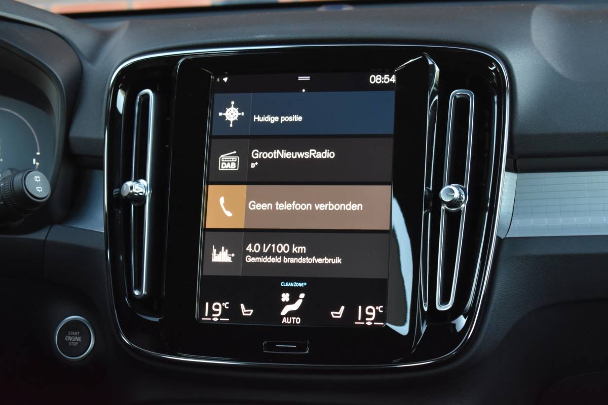 Volvo XC40 Volvo XC40 T5 262PK Recharge Inscription | Trekhaak | Climate pack | All season banden
