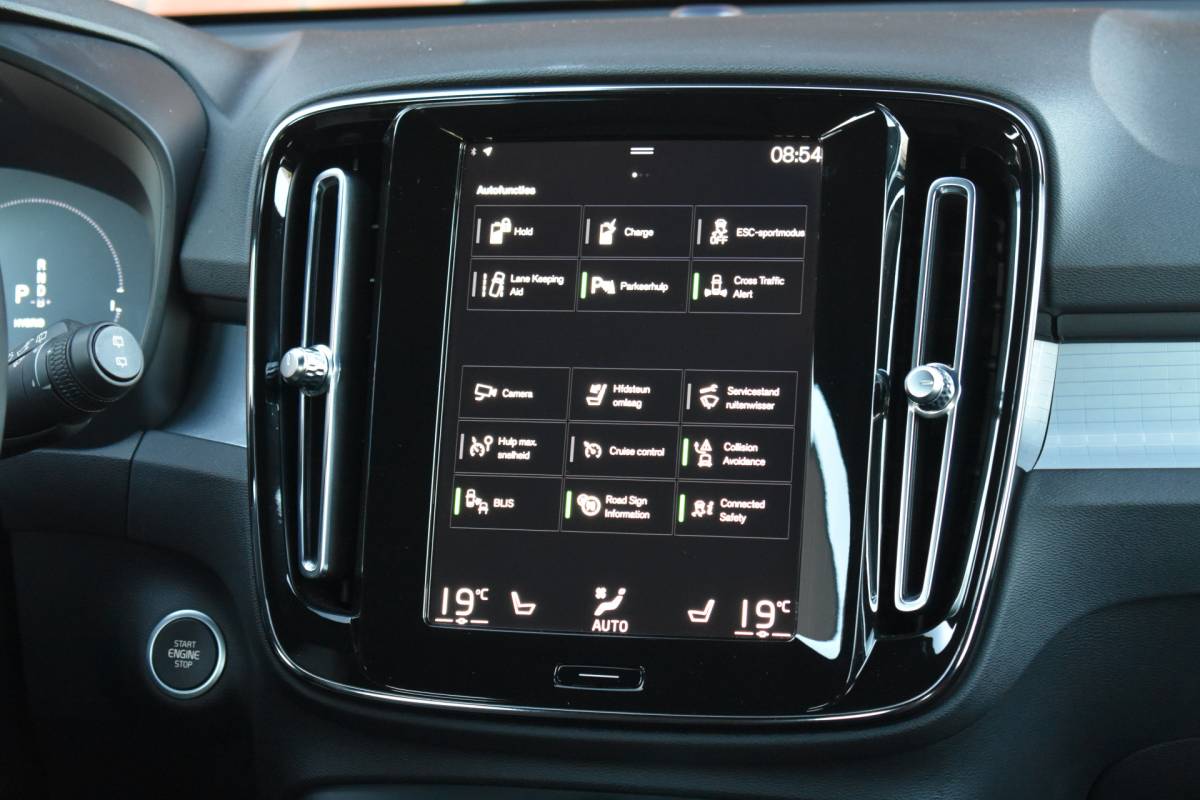 Volvo XC40 Volvo XC40 T5 262PK Recharge Inscription | Trekhaak | Climate pack | All season banden