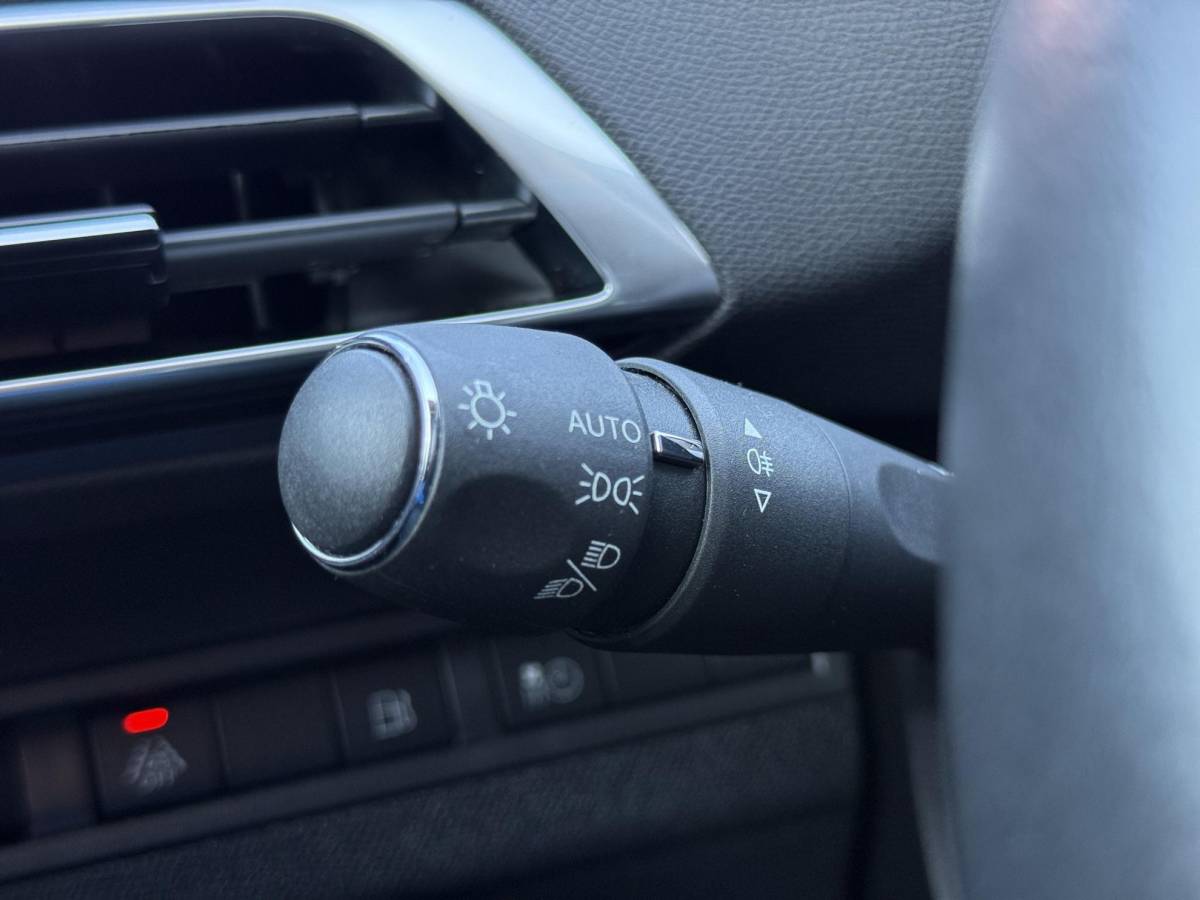 Peugeot 3008 Peugeot 3008 1.6 HYbrid 225 Allure /Apple & Android Carplay/BTW/Camera Achter/Cruise & Climate Control/Half-leder interieur/DAB+/FULL-LED/Stoelverwarming/18″LMV/(MET GARANTIE*)