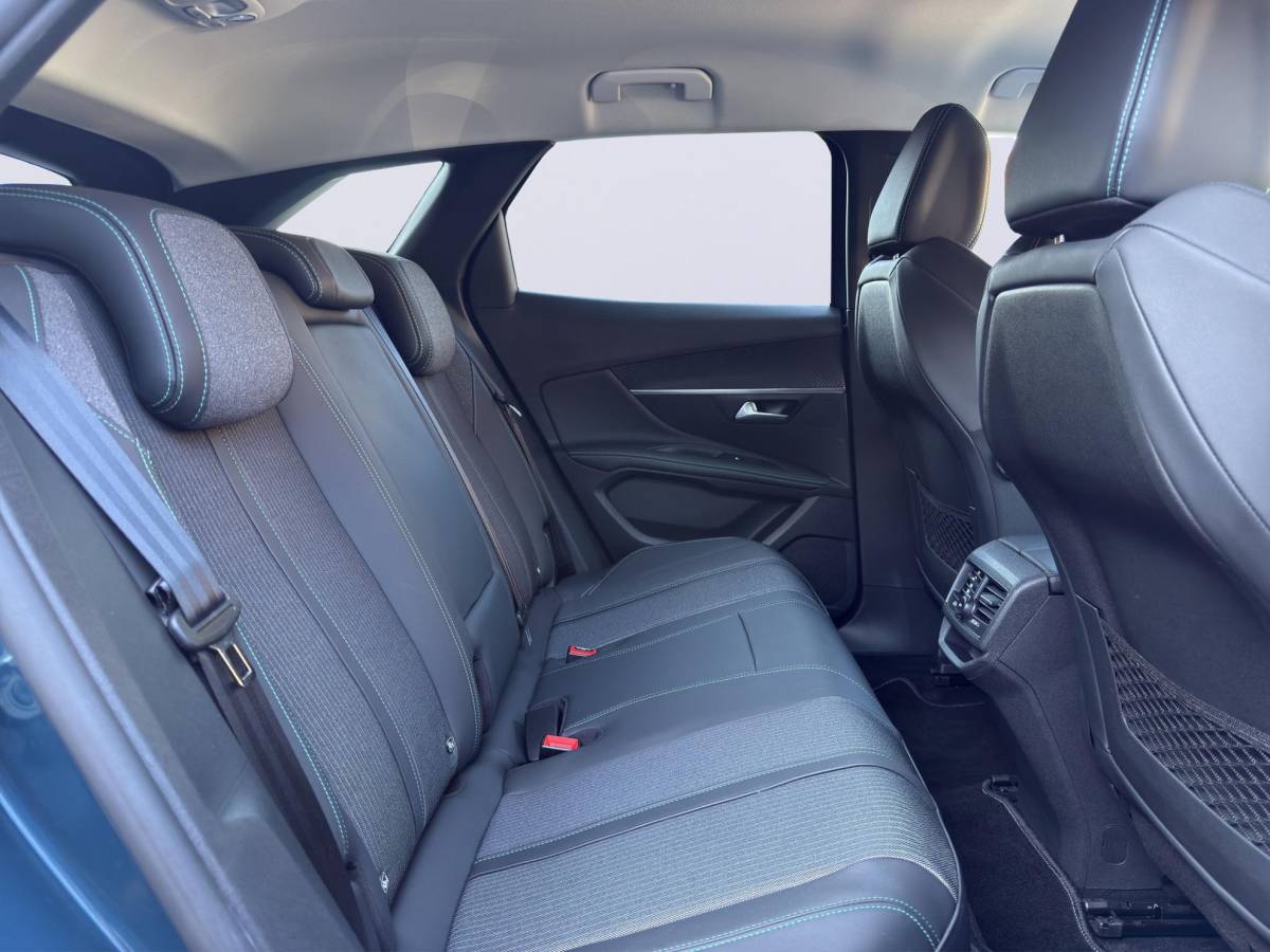 Peugeot 3008 Peugeot 3008 1.6 HYbrid 225 Allure /Apple & Android Carplay/BTW/Camera Achter/Cruise & Climate Control/Half-leder interieur/DAB+/FULL-LED/Stoelverwarming/18″LMV/(MET GARANTIE*)