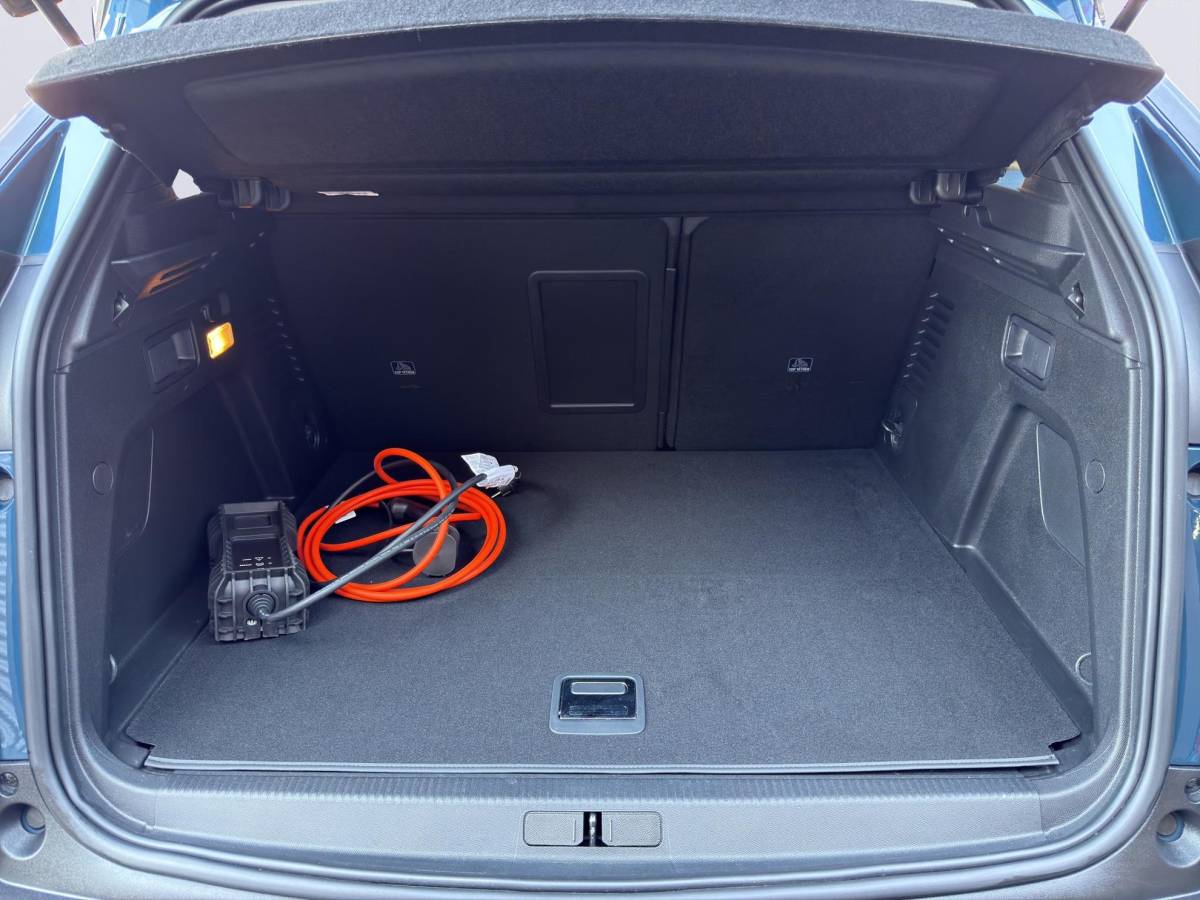 Peugeot 3008 Peugeot 3008 1.6 HYbrid 225 Allure /Apple & Android Carplay/BTW/Camera Achter/Cruise & Climate Control/Half-leder interieur/DAB+/FULL-LED/Stoelverwarming/18″LMV/(MET GARANTIE*)