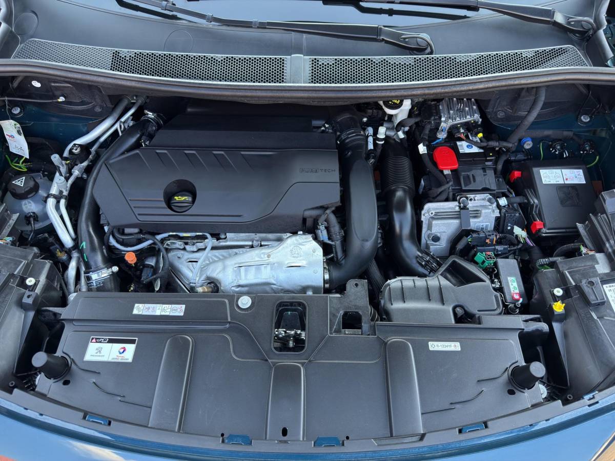 Peugeot 3008 Peugeot 3008 1.6 HYbrid 225 Allure /Apple & Android Carplay/BTW/Camera Achter/Cruise & Climate Control/Half-leder interieur/DAB+/FULL-LED/Stoelverwarming/18″LMV/(MET GARANTIE*)