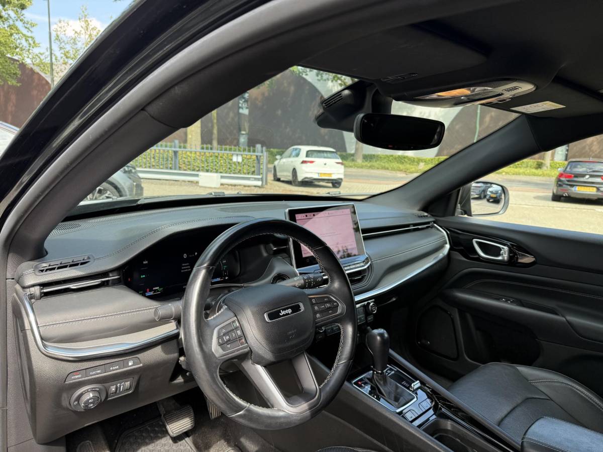 Jeep Compass Jeep Compass 4xe 240 Plug-in Hybrid Electric S 360 CAMERA| ELEKTRISCHE STOEL MET MEMORY| ALPINE AUDIO| STOEL + STUURVERWARMING| KEYLESS| DODE HOEK SENSOR| VOL OPTIES|