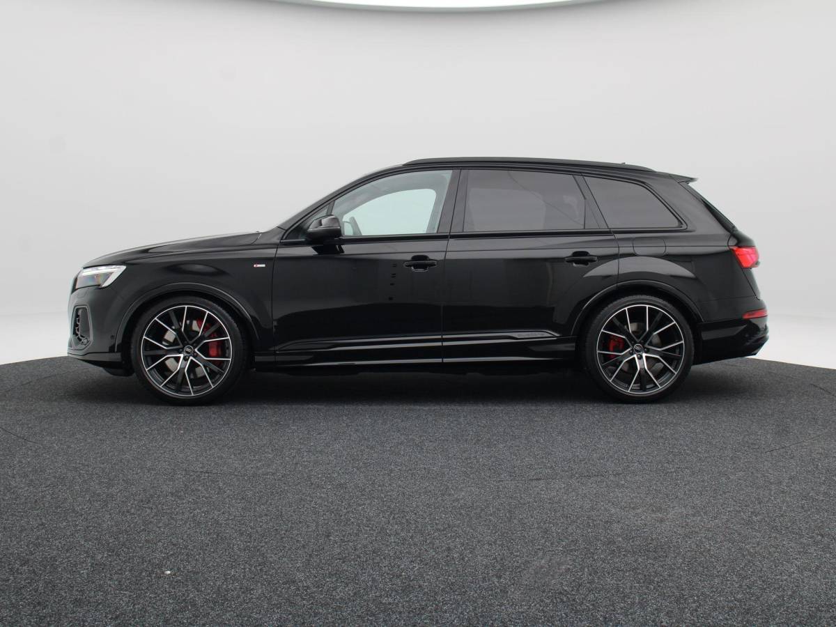Audi Q7 Audi Q7 60 TFSi e 490 Pk quattro S-Line Competition | 22 Inch | Laser LED | Vierwielbesturing | Panoramadak | B&O Audio | Trekhaak | 7.629 Km!!
