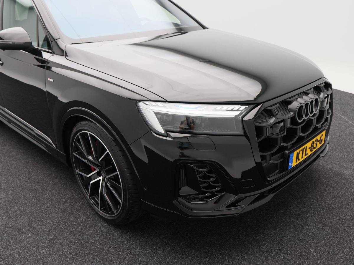 Audi Q7 Audi Q7 60 TFSi e 490 Pk quattro S-Line Competition | 22 Inch | Laser LED | Vierwielbesturing | Panoramadak | B&O Audio | Trekhaak | 7.629 Km!!