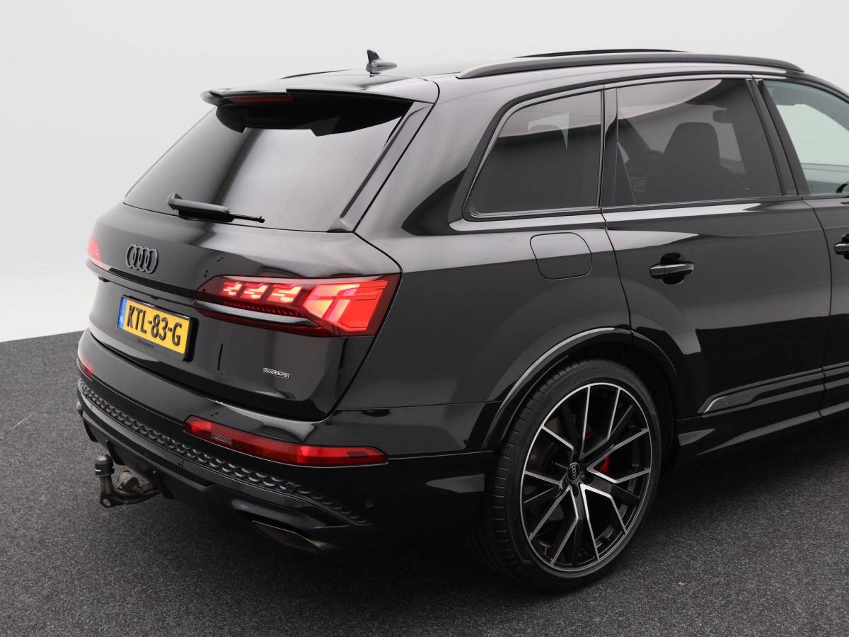 Audi Q7 Audi Q7 60 TFSi e 490 Pk quattro S-Line Competition | 22 Inch | Laser LED | Vierwielbesturing | Panoramadak | B&O Audio | Trekhaak | 7.629 Km!!