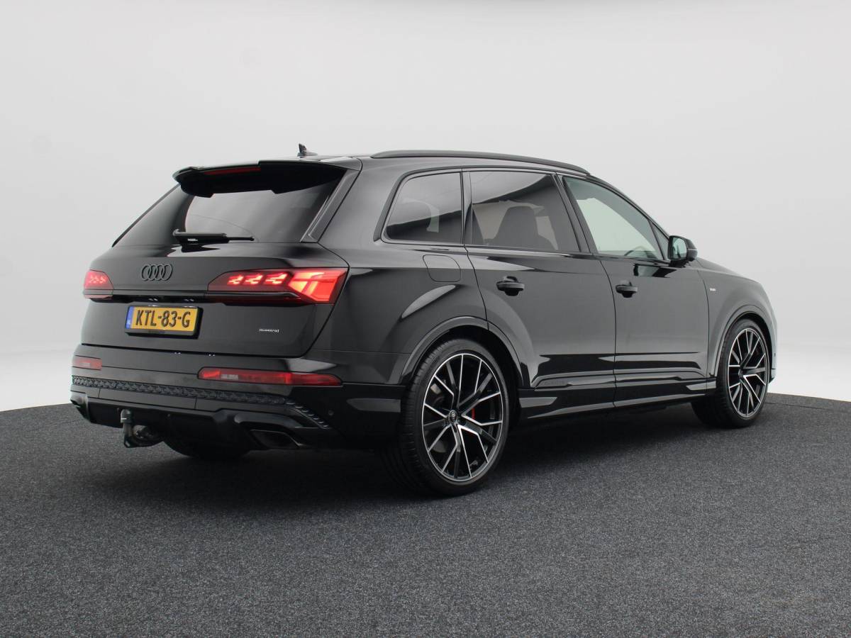 Audi Q7 Audi Q7 60 TFSi e 490 Pk quattro S-Line Competition | 22 Inch | Laser LED | Vierwielbesturing | Panoramadak | B&O Audio | Trekhaak | 7.629 Km!!