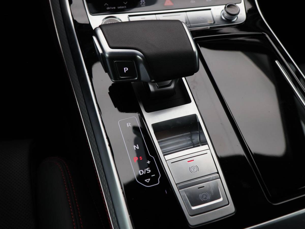 Audi Q7 Audi Q7 60 TFSi e 490 Pk quattro S-Line Competition | 22 Inch | Laser LED | Vierwielbesturing | Panoramadak | B&O Audio | Trekhaak | 7.629 Km!!
