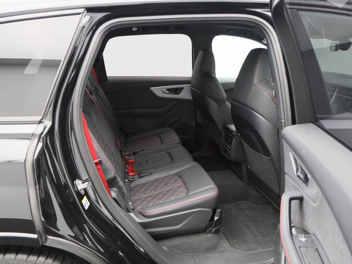 Audi Q7 Audi Q7 60 TFSi e 490 Pk quattro S-Line Competition | 22 Inch | Laser LED | Vierwielbesturing | Panoramadak | B&O Audio | Trekhaak | 7.629 Km!!