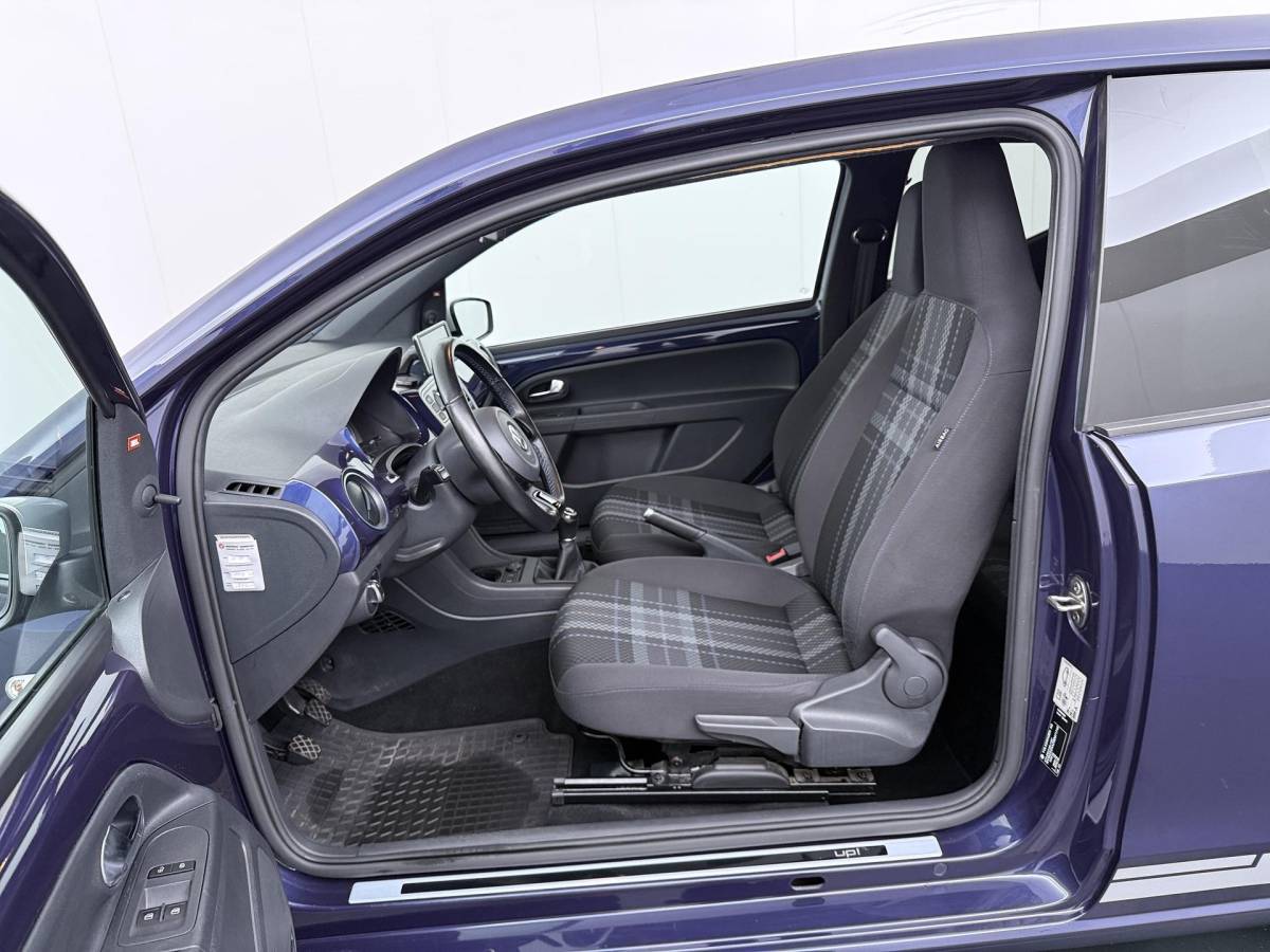 Volkswagen up! Volkswagen Up! 1.0 high up! BlueMotion – Navigatie – Airconditioning – Parkeersensoren A