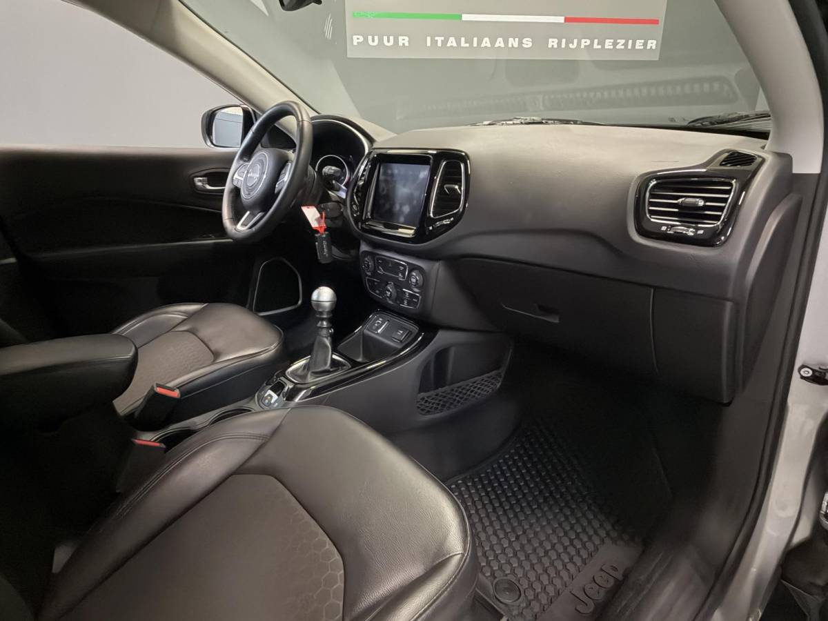 Jeep Compass Jeep Compass 1.4 Turbo 140pk MultiAir Night Eagle Carplay, Stoel/stuurverwarming, Camera