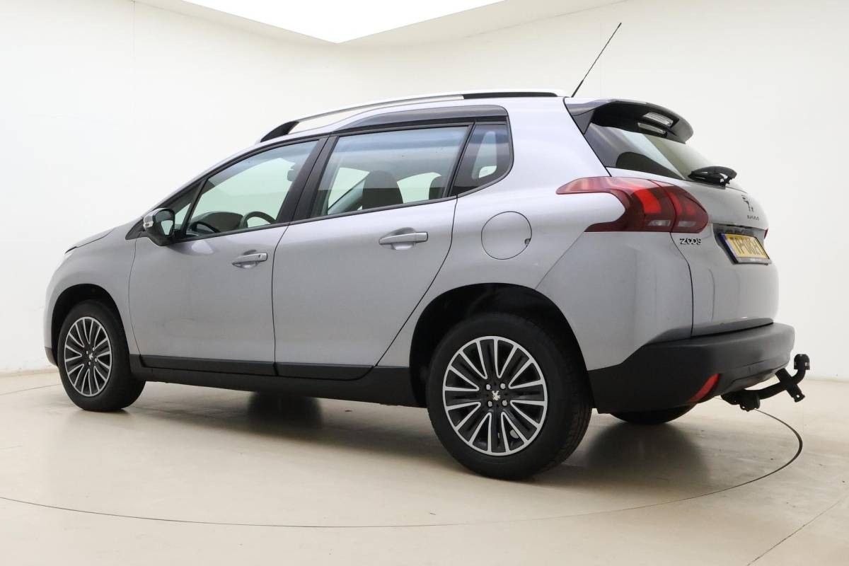 Peugeot 2008 Peugeot 2008 1.2 PureTech Blue Lion | 110PK | AUTOMAAT | Trekhaak | Navigatie | Apple Carplay | Android Auto | Airco | Cruise Control | Slechts 66.213 km!