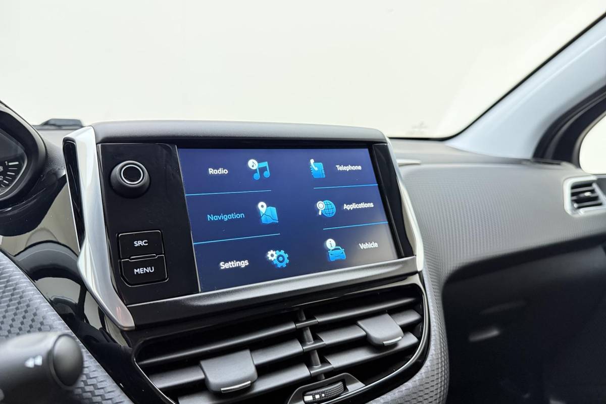 Peugeot 2008 Peugeot 2008 1.2 PureTech Blue Lion | 110PK | AUTOMAAT | Trekhaak | Navigatie | Apple Carplay | Android Auto | Airco | Cruise Control | Slechts 66.213 km!