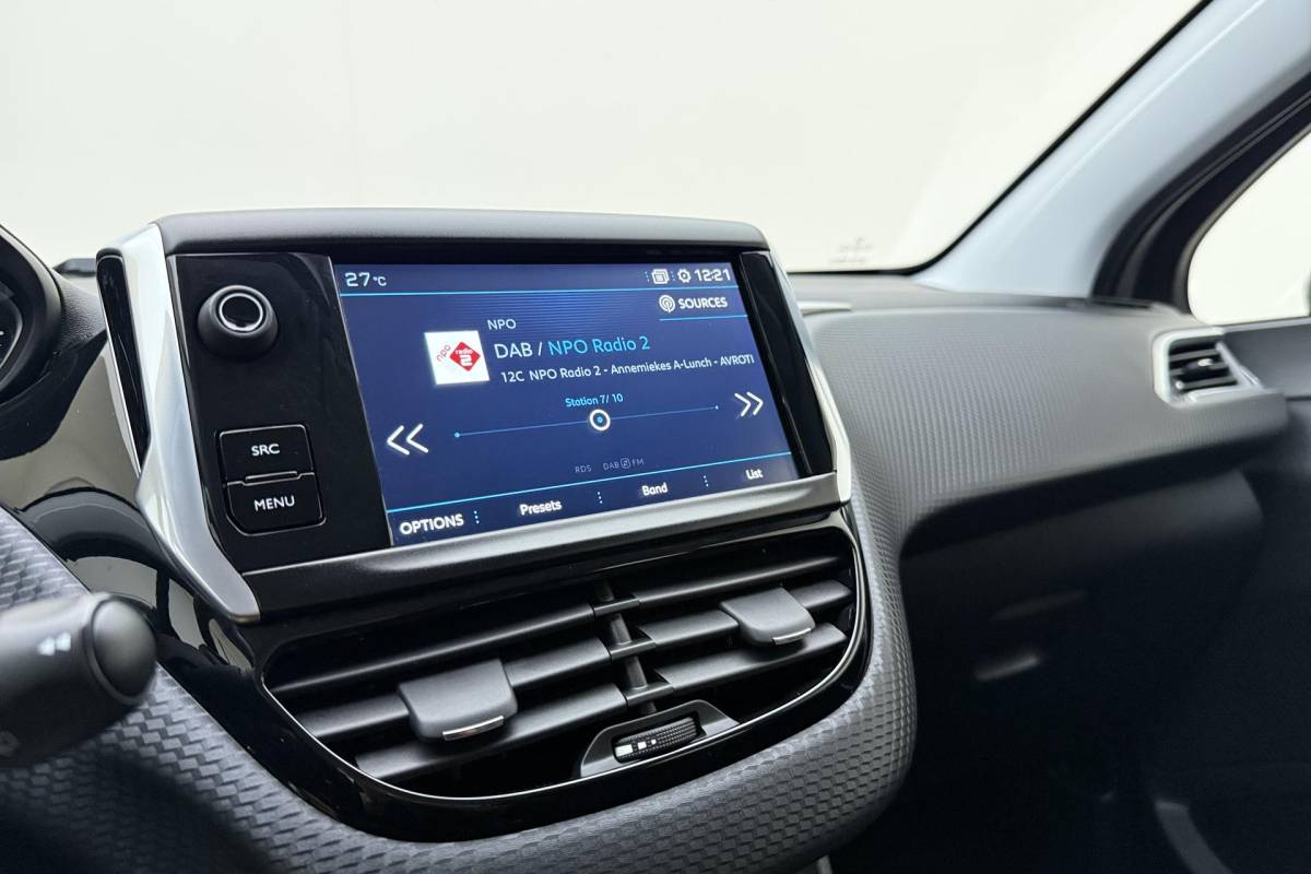 Peugeot 2008 Peugeot 2008 1.2 PureTech Blue Lion | 110PK | AUTOMAAT | Trekhaak | Navigatie | Apple Carplay | Android Auto | Airco | Cruise Control | Slechts 66.213 km!