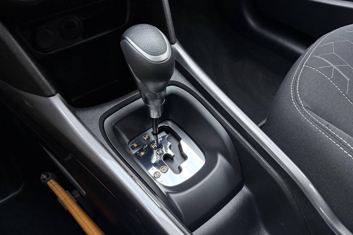 Peugeot 2008 Peugeot 2008 1.2 PureTech Blue Lion | 110PK | AUTOMAAT | Trekhaak | Navigatie | Apple Carplay | Android Auto | Airco | Cruise Control | Slechts 66.213 km!