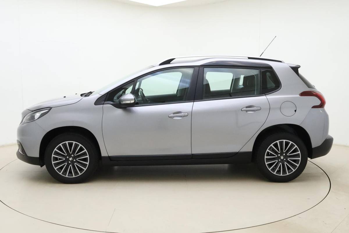 Peugeot 2008 Peugeot 2008 1.2 PureTech Blue Lion | 110PK | AUTOMAAT | Trekhaak | Navigatie | Apple Carplay | Android Auto | Airco | Cruise Control | Slechts 66.213 km!