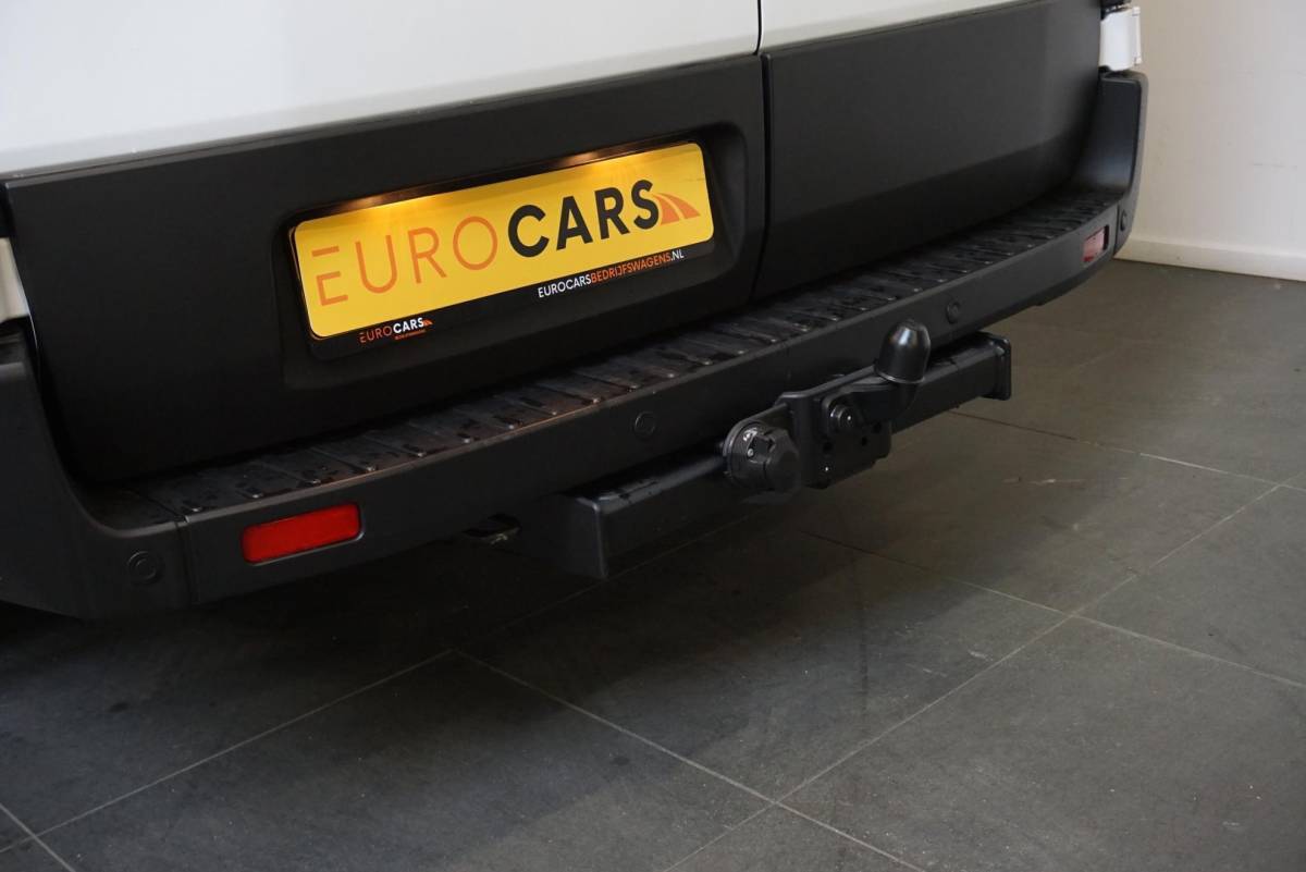 Ford Transit Ford Transit 105pk L2H2 Trend Airco Trekhaak Navigatie Cruise