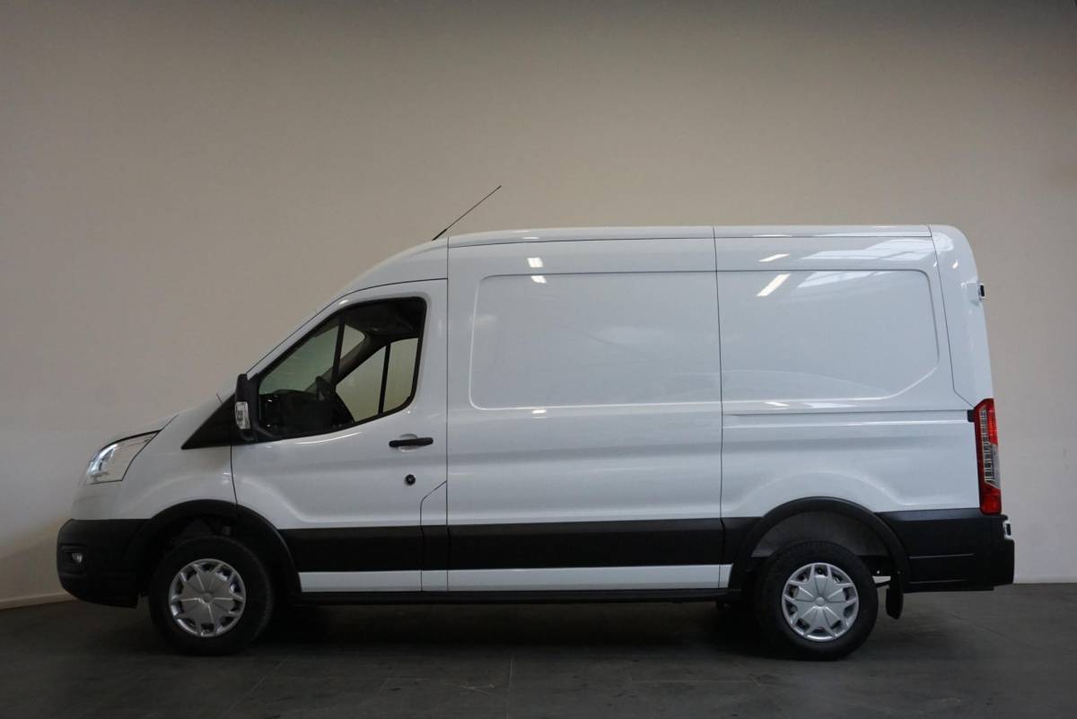 Ford Transit Ford Transit 105pk L2H2 Trend Airco Trekhaak Navigatie Cruise