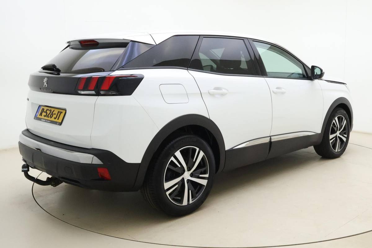 Peugeot 3008 Peugeot 3008 1.2 PureTech Allure | 130PK | Trekhaak | Stoelverwarming | Parkeercamera | Parkeersensoren Voor & Achter |