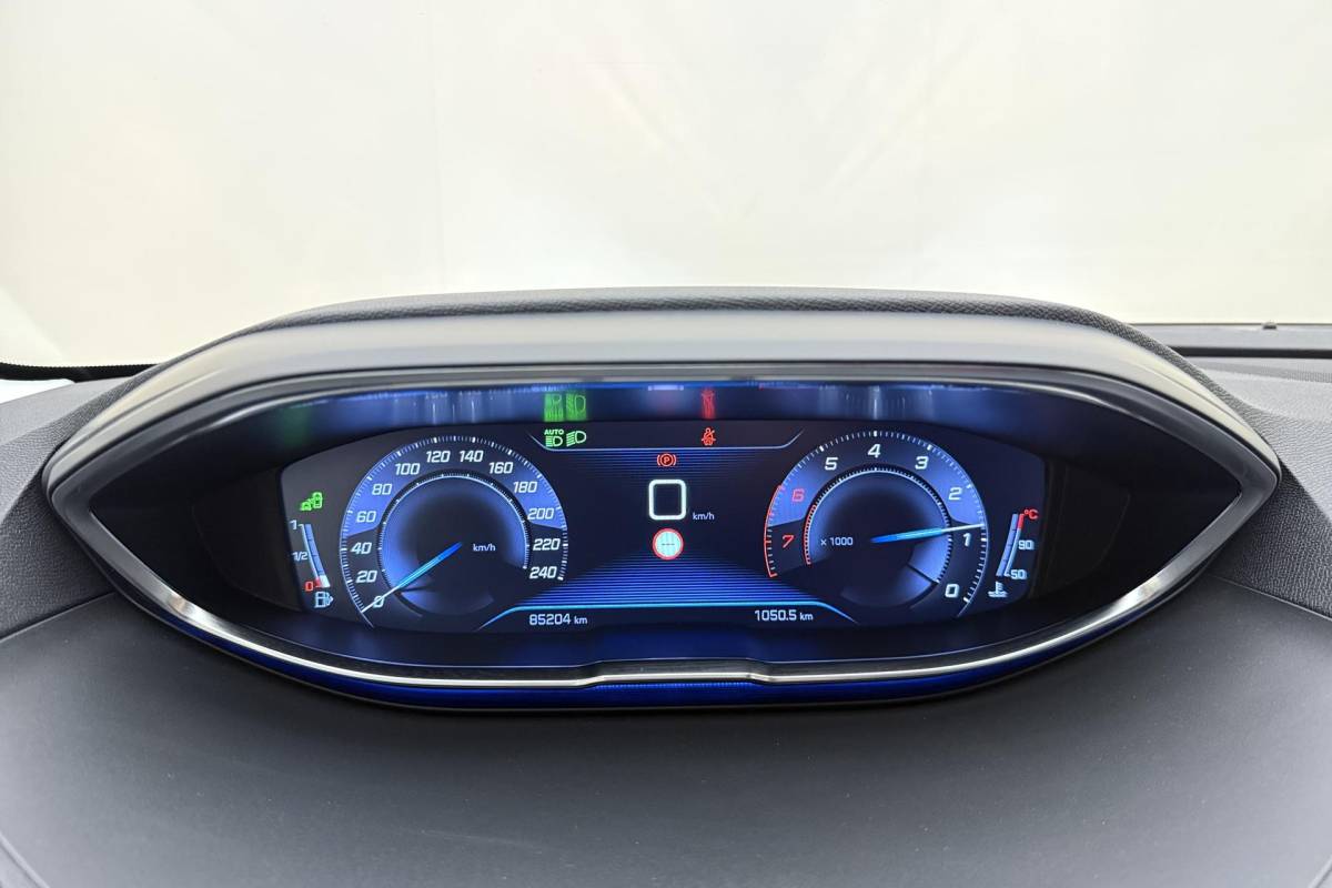 Peugeot 3008 Peugeot 3008 1.2 PureTech Allure | 130PK | Trekhaak | Stoelverwarming | Parkeercamera | Parkeersensoren Voor & Achter |