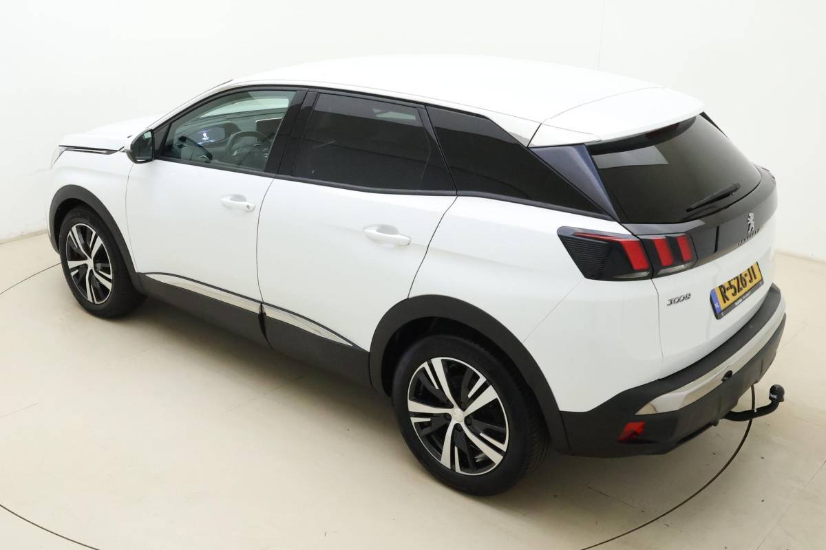 Peugeot 3008 Peugeot 3008 1.2 PureTech Allure | 130PK | Trekhaak | Stoelverwarming | Parkeercamera | Parkeersensoren Voor & Achter |