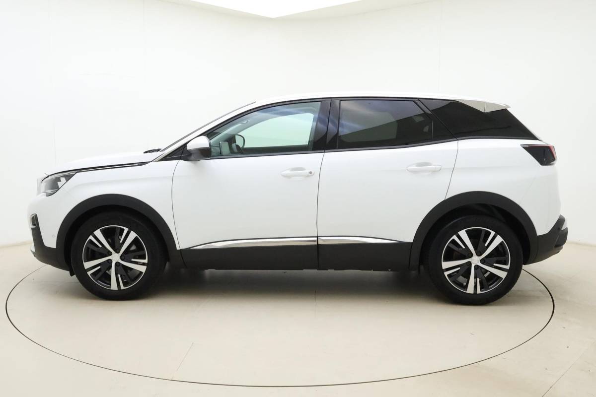 Peugeot 3008 Peugeot 3008 1.2 PureTech Allure | 130PK | Trekhaak | Stoelverwarming | Parkeercamera | Parkeersensoren Voor & Achter |