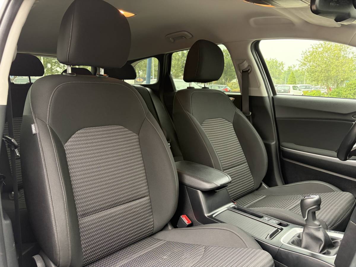 Kia Ceed Sportswagon Kia Ceed Sportswagon 1.0 T-GDi DynamicLine | Camera | Carplay | Navi | Rijklaar met beurt & garantie!