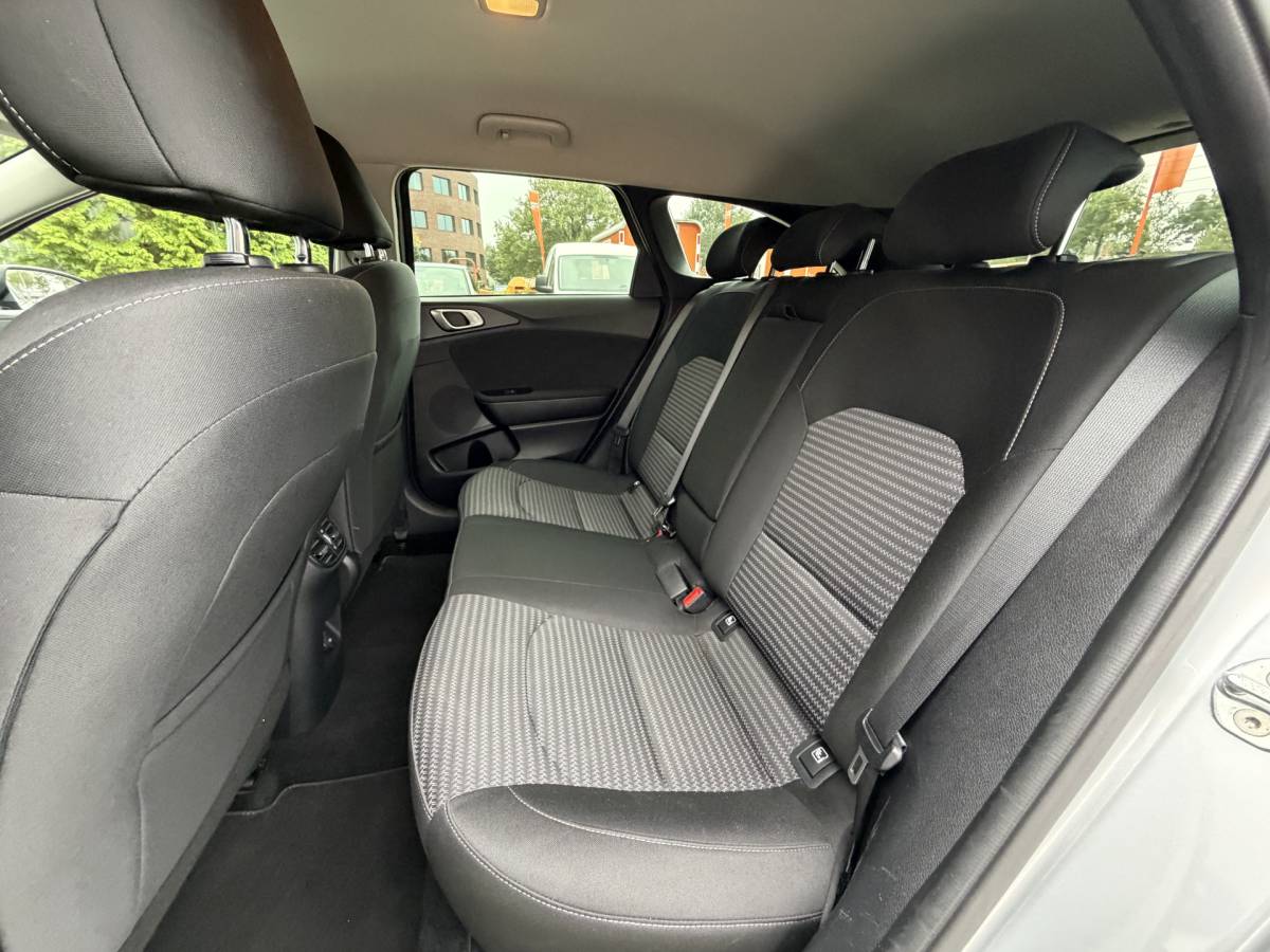 Kia Ceed Sportswagon Kia Ceed Sportswagon 1.0 T-GDi DynamicLine | Camera | Carplay | Navi | Rijklaar met beurt & garantie!
