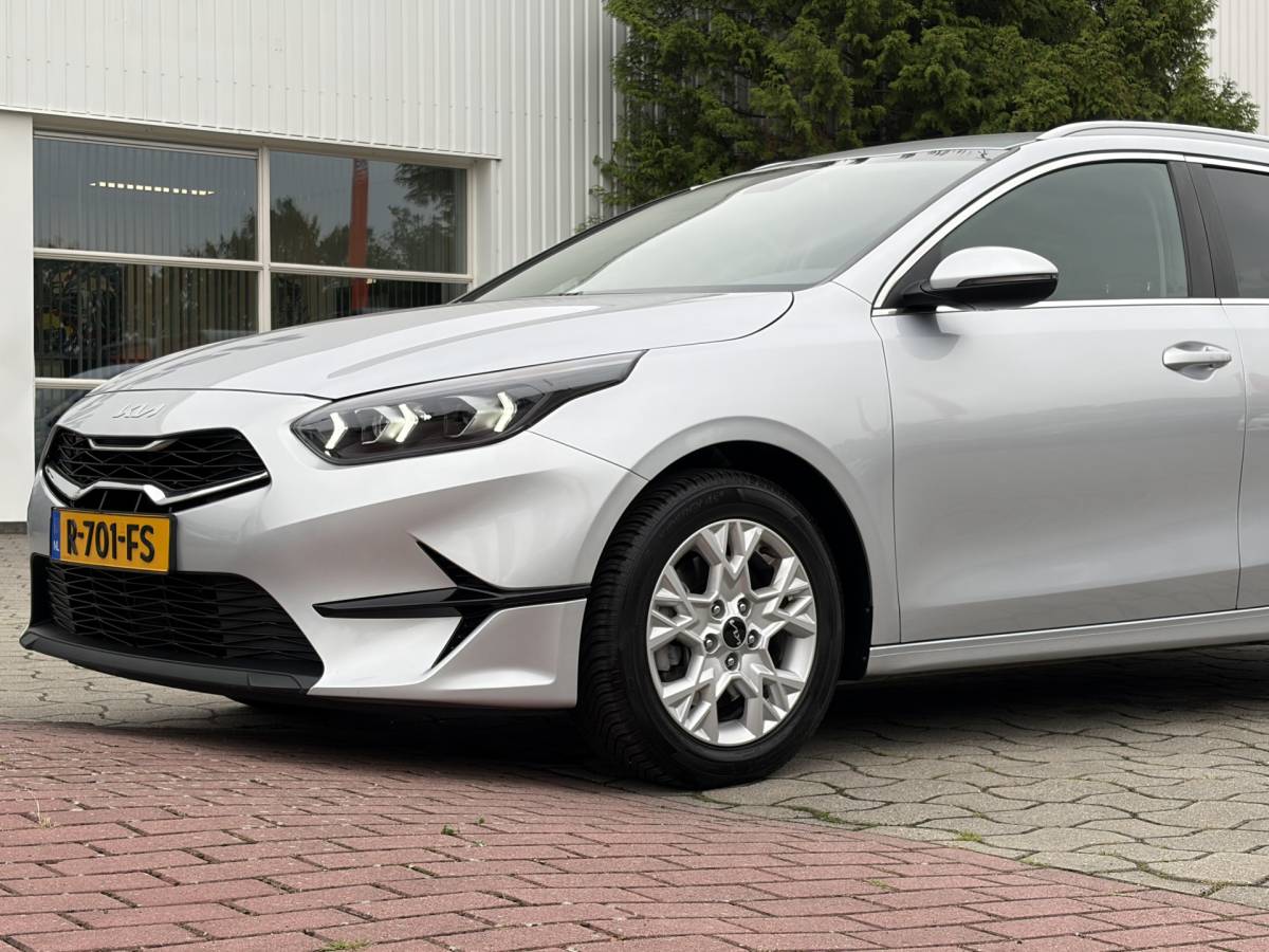 Kia Ceed Sportswagon Kia Ceed Sportswagon 1.0 T-GDi DynamicLine | Camera | Carplay | Navi | Rijklaar met beurt & garantie!