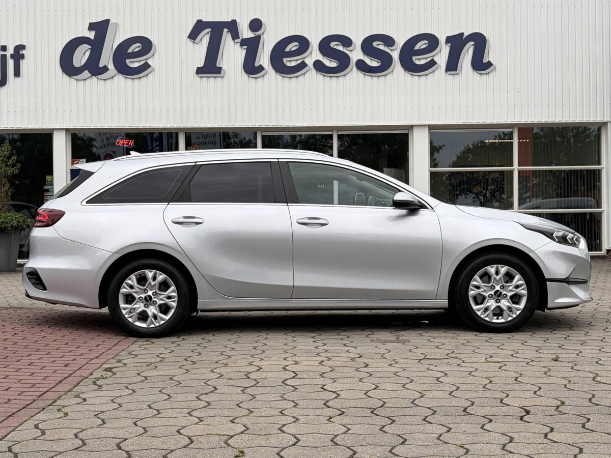 Kia Ceed Sportswagon Kia Ceed Sportswagon 1.0 T-GDi DynamicLine | Camera | Carplay | Navi | Rijklaar met beurt & garantie!