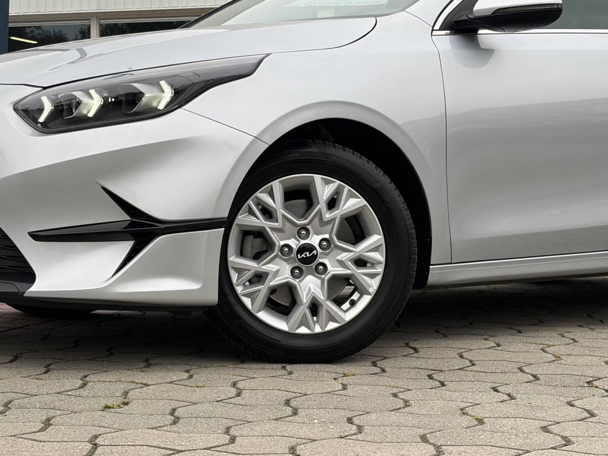 Kia Ceed Sportswagon Kia Ceed Sportswagon 1.0 T-GDi DynamicLine | Camera | Carplay | Navi | Rijklaar met beurt & garantie!