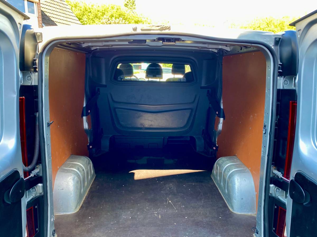 Opel Vivaro Opel Vivaro 1.6 CDTI L2H1 BI TURBO DUBBELE CABINE CRUISE CAMERA LED PDC TREKHAAK AIRCO