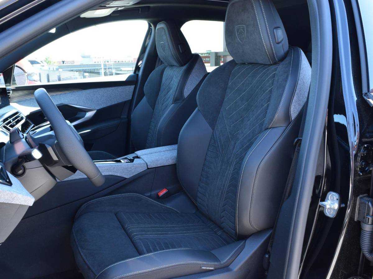 Peugeot 3008 Peugeot 3008 1.6 plug-in Hybrid 225 GT Exclusive l 360 camera l Schuif/ kanteldak l Elektrische AGR voorstoelen l