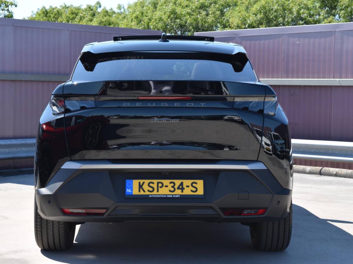 Peugeot 3008 Peugeot 3008 1.6 plug-in Hybrid 225 GT Exclusive l 360 camera l Schuif/ kanteldak l Elektrische AGR voorstoelen l