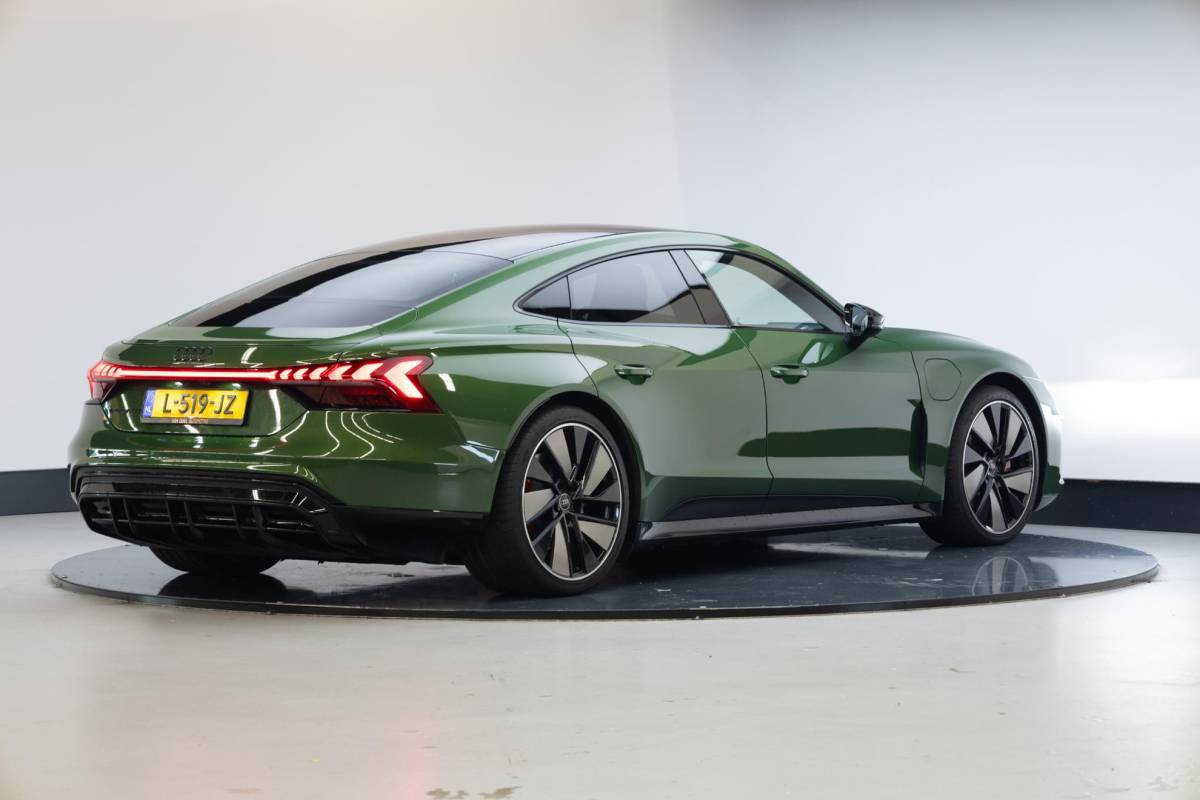 Audi e-tron GT Audi e-tron GT GT edition ZERO 93 kWh | Panoramadak | Sonomagroen | 21 inch |