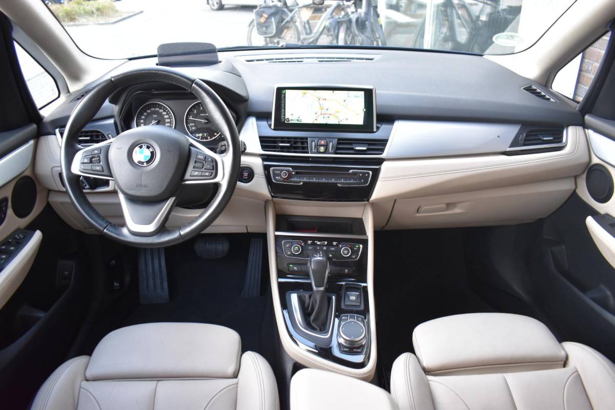 BMW 2 Serie BMW 2-serie Active Tourer 220i High Executive