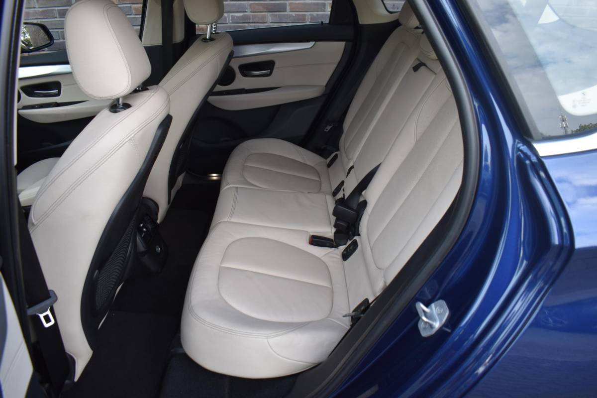BMW 2 Serie BMW 2-serie Active Tourer 220i High Executive