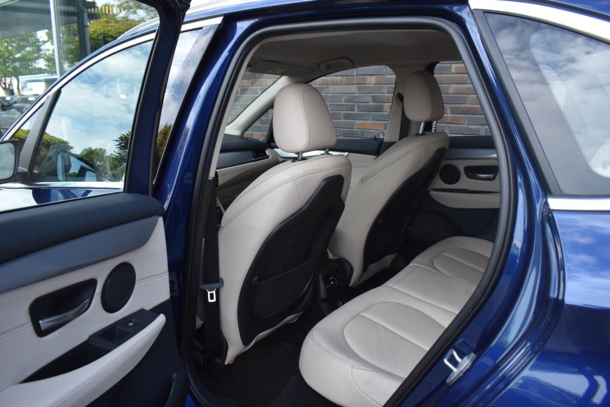 BMW 2 Serie BMW 2-serie Active Tourer 220i High Executive