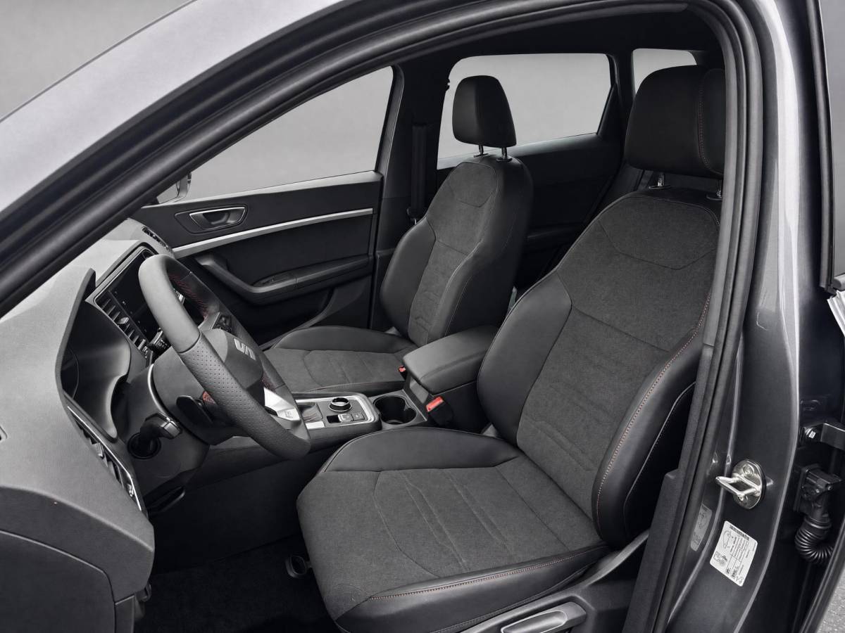SEAT Ateca SEAT Ateca FR Business Intense 1.5 TSI 110 kW / 150 PK SUV 7 versn. DSG |  Safe and driving package XL | 5000,- Euro herwaardering!!