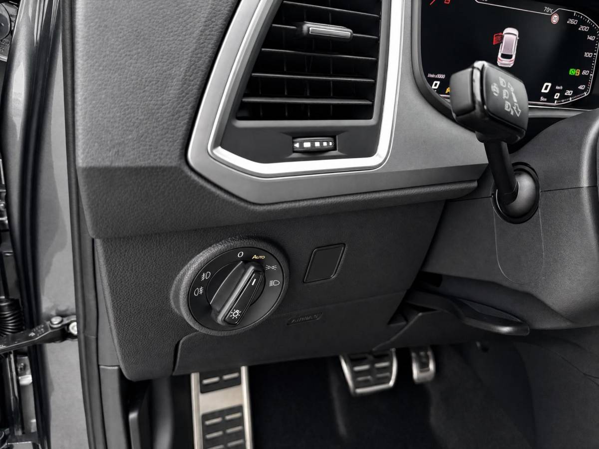 SEAT Ateca SEAT Ateca FR Business Intense 1.5 TSI 110 kW / 150 PK SUV 7 versn. DSG |  Safe and driving package XL | 5000,- Euro herwaardering!!