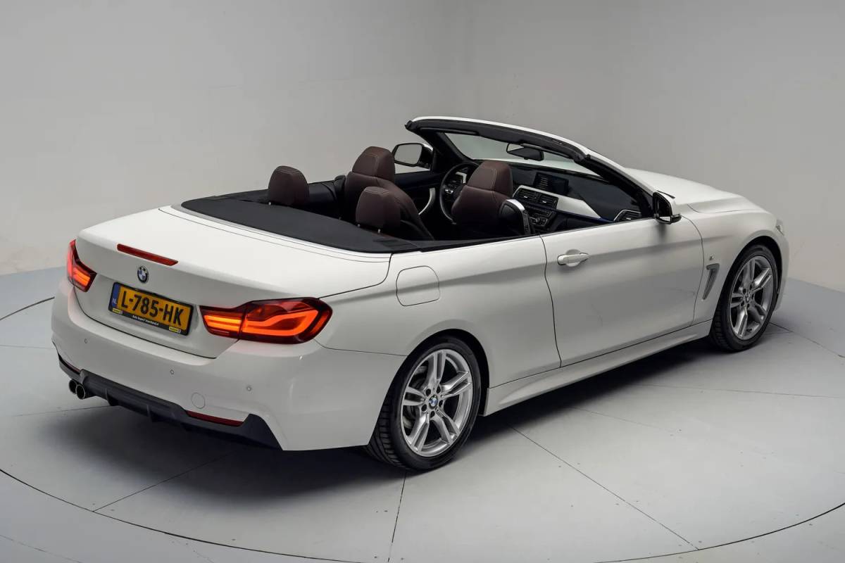 BMW 4 Serie BMW 4-serie CABRIO 420i M Sport High Executive Aut. [ Elektrisch verstelbare stoelen Head-up Keyless Memory seats ]