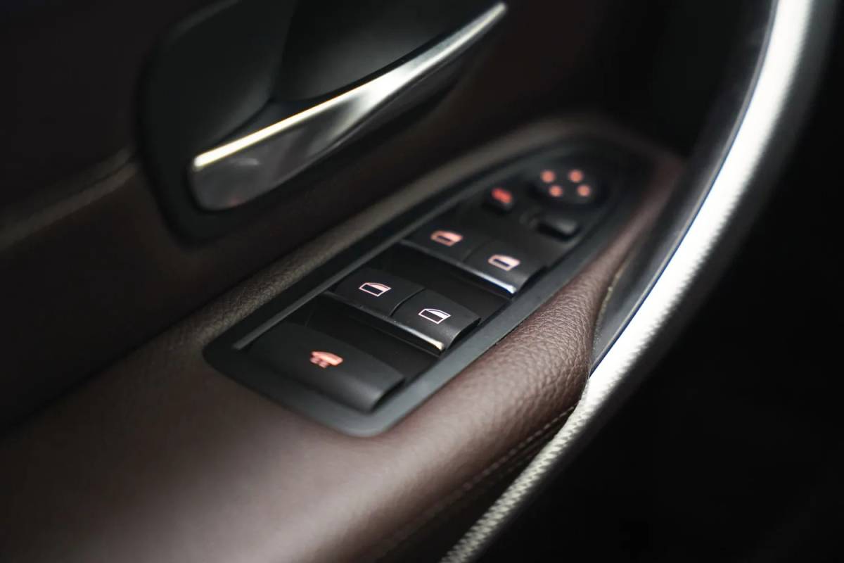 BMW 4 Serie BMW 4-serie CABRIO 420i M Sport High Executive Aut. [ Elektrisch verstelbare stoelen Head-up Keyless Memory seats ]